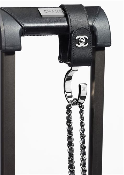 chanel luggage hook